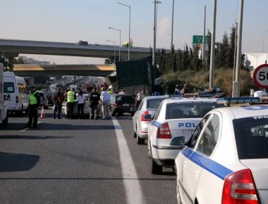 Πολλαπλή καραμπόλα με πέντε αυτοκίνητα σημειώθηκε στον Περιφερειακό της Θεσσαλονίκης (φωτο)